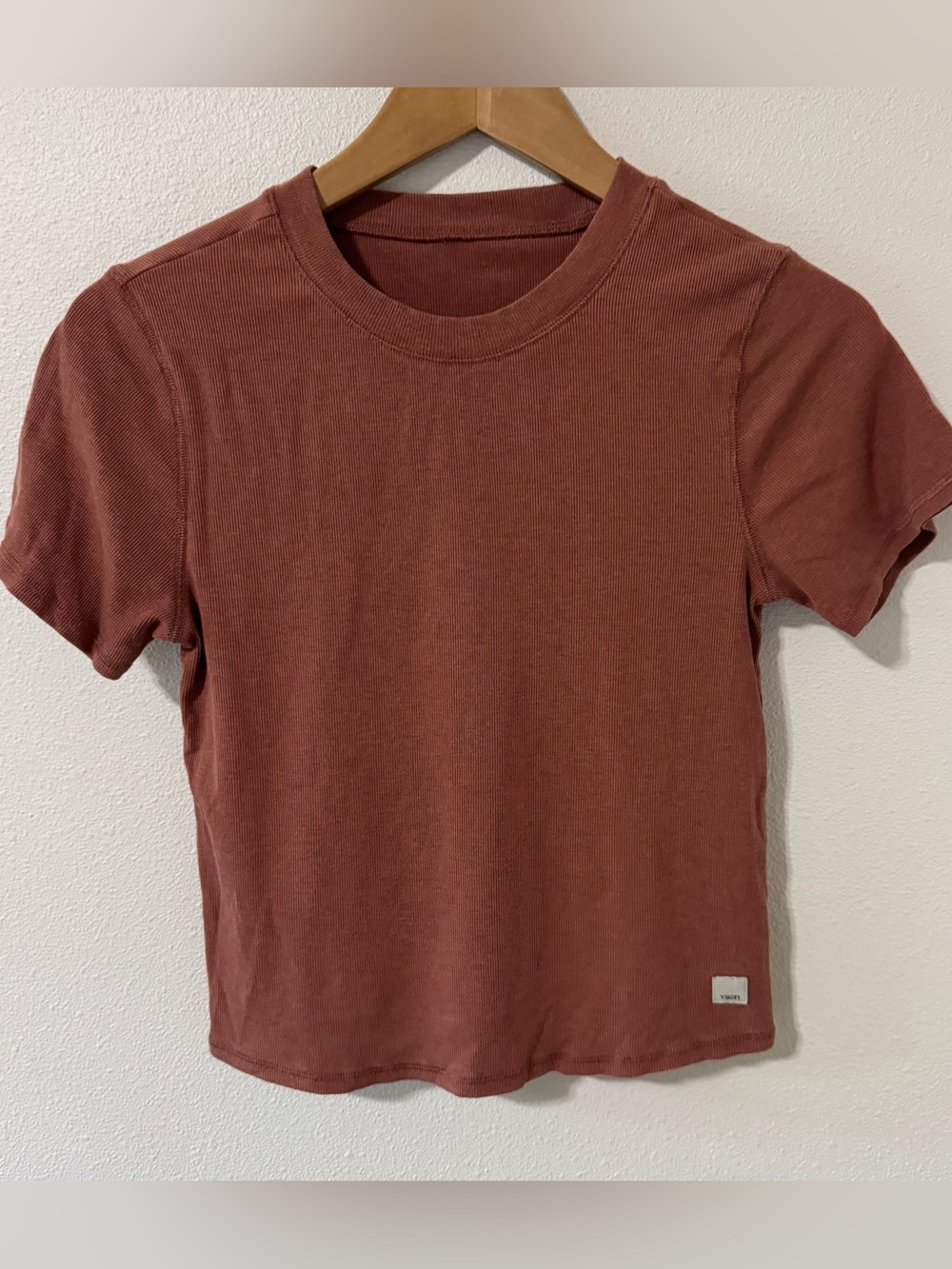 Vuori Pose Fitted Tee Hazelnut Brown Ribbed Cropped Short Sleeve-Medium
